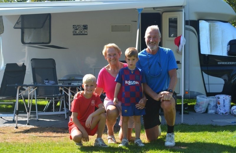 ‘Als we in Spanje zijn, zien we de jongens op FaceTime’