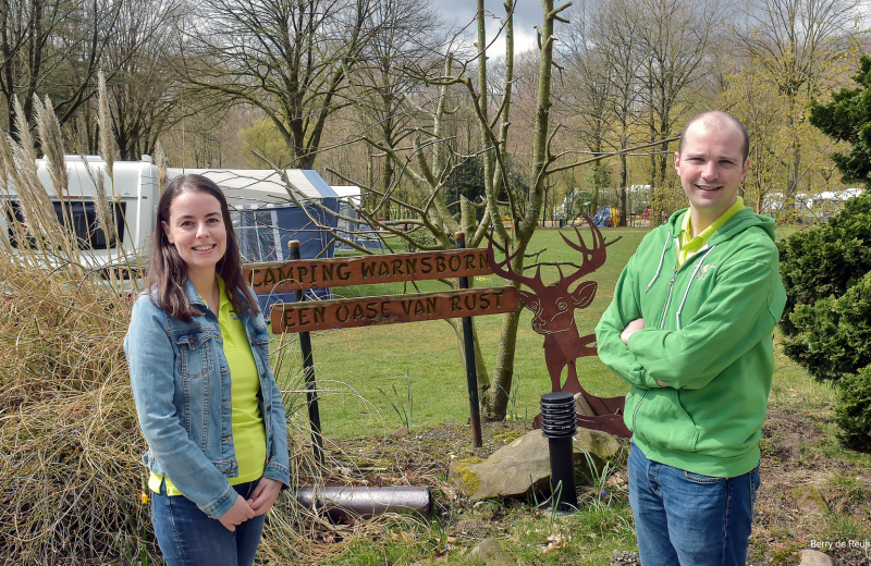 Vrienden ontmoeten elkaar hier met de afwasborstel in de hand