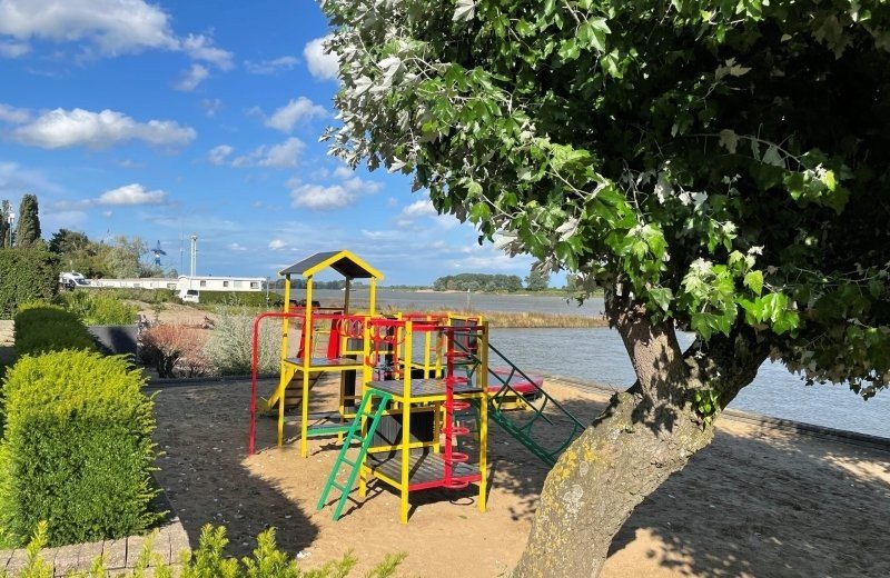 Speeltoestel camping waalstrand